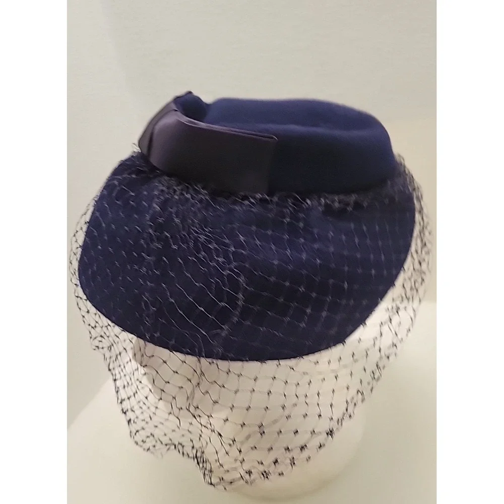 Purple Glenover‎ Henry Pollak 100% Wool Pillbox hat with net Fascinator, 1940's